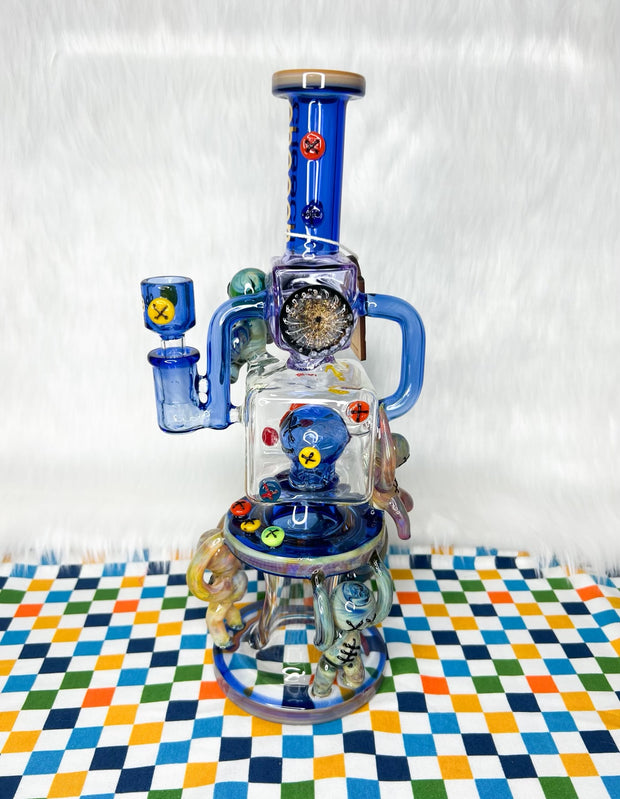 Cheech Aliens Lifting The King Glass Water Pipe/Dab Rig