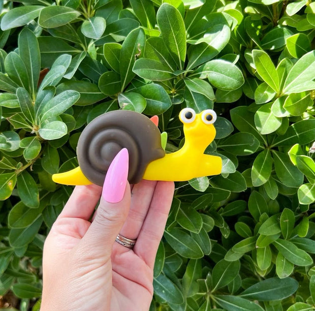 Cute Snails Silicone Hand Pipe